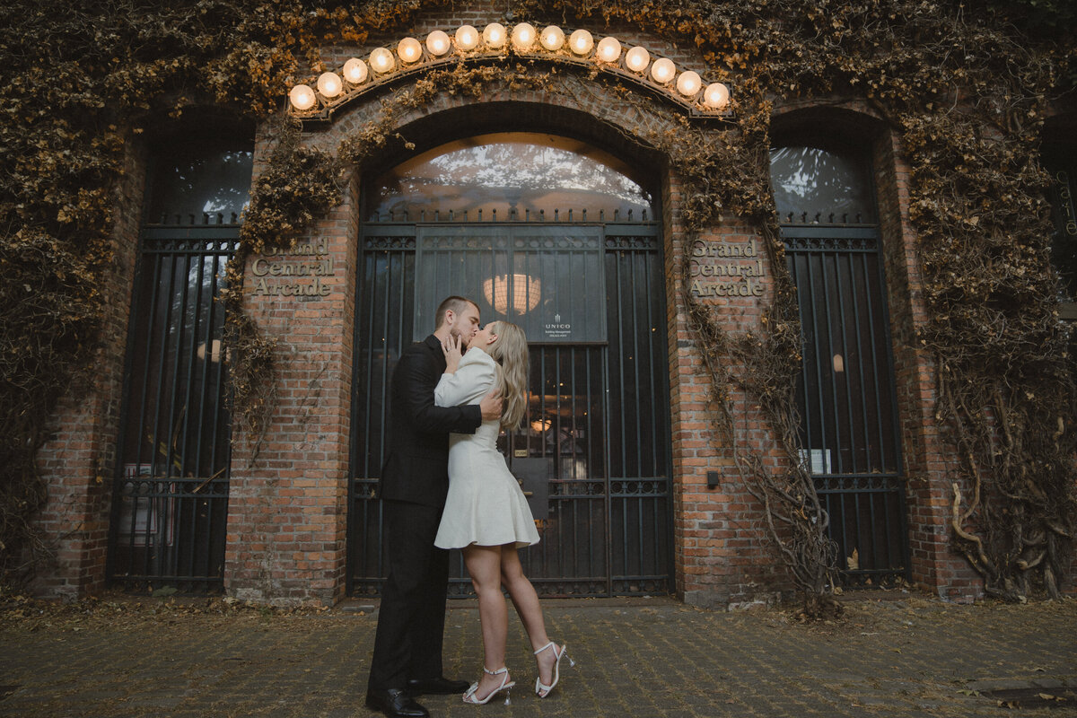 Sara-Canon-Elopement-Downtown-Seattle-WA-Amy-Law-Photography-26