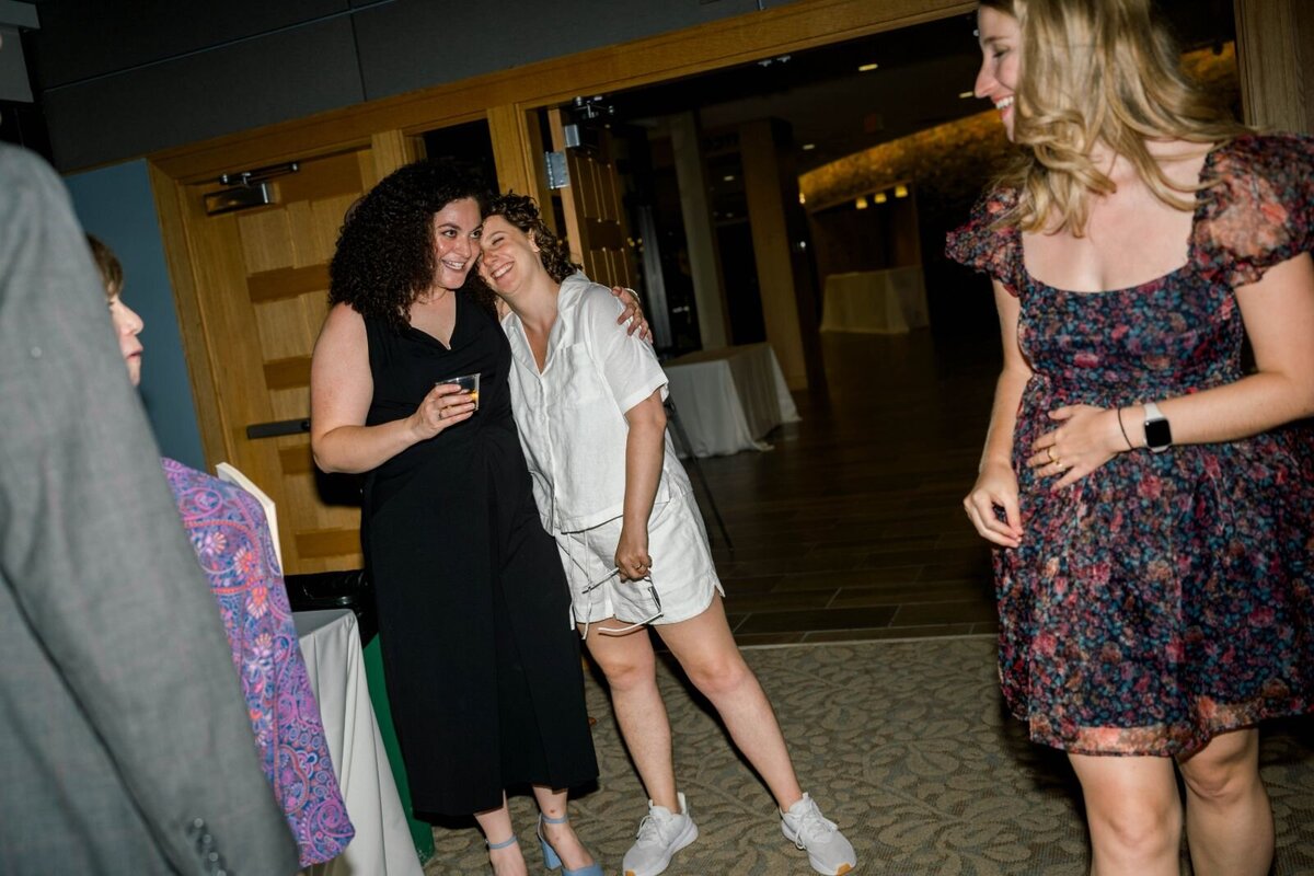 processed_ElianaMelmedPhotography_JewishWeddingPhotographer_ShulaNoah_Dancing-335