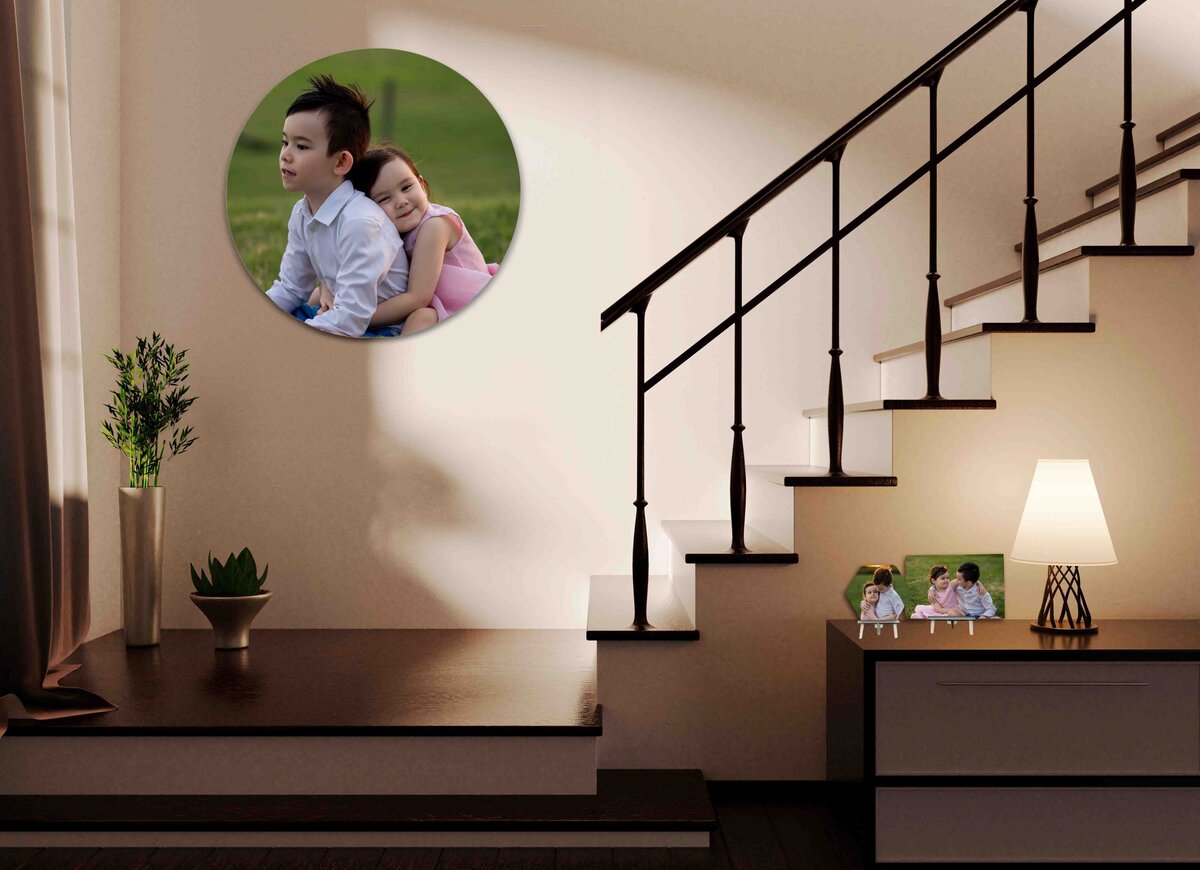 Chromaluxe-Brisbane-Family-Portraits-Siblings-Boy-Girl-During-Sunset-on-in-hallway