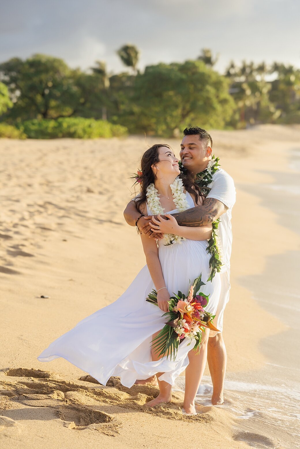 beach-elopement-in-hawaii_0049