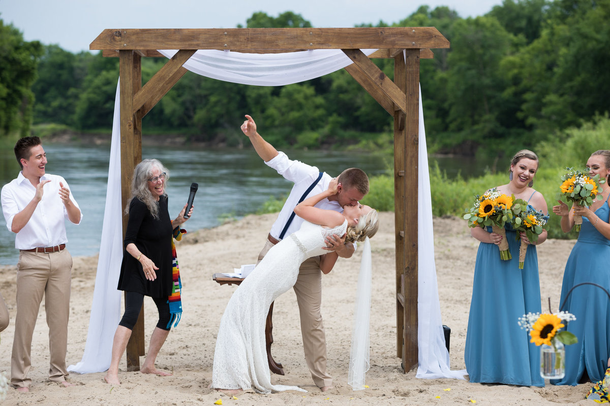 Cheering marriage!