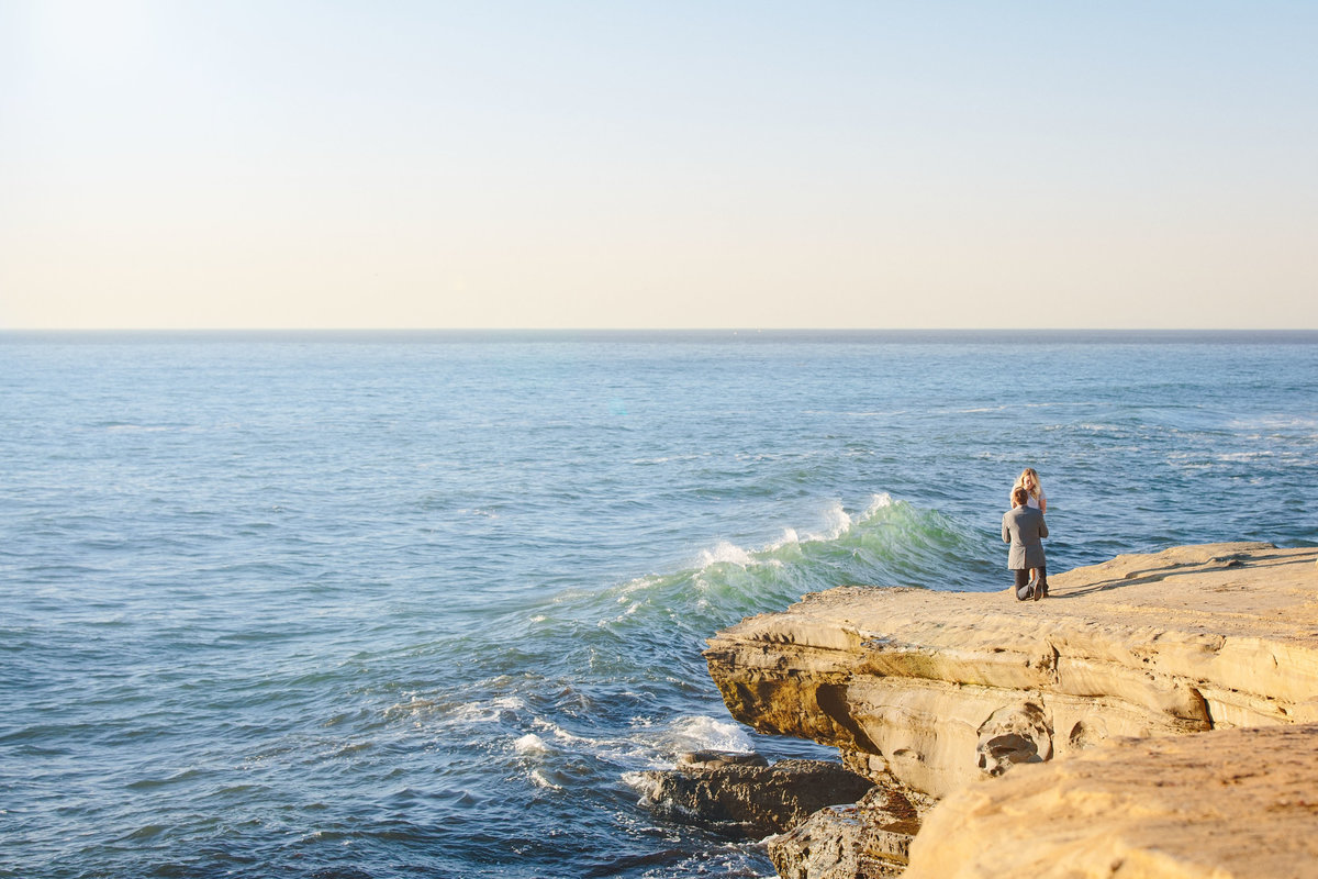 babsie-ly-photography-surprise-proposal-photographer-san-diego-california-sunset-cliffs-epic-scenery-001