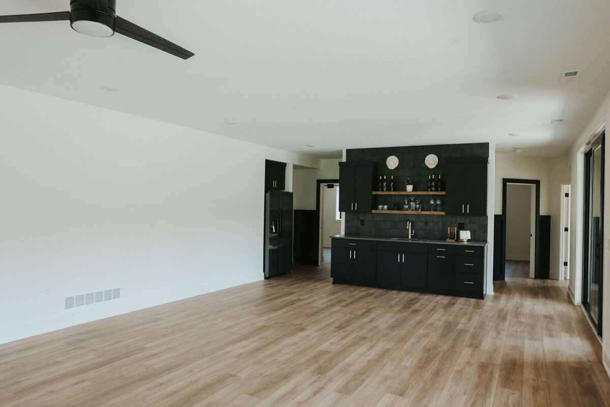 4171-Finished-Basement-Panora-Central-Iowa-Custom-Home-JRL-Builders-E23A3909