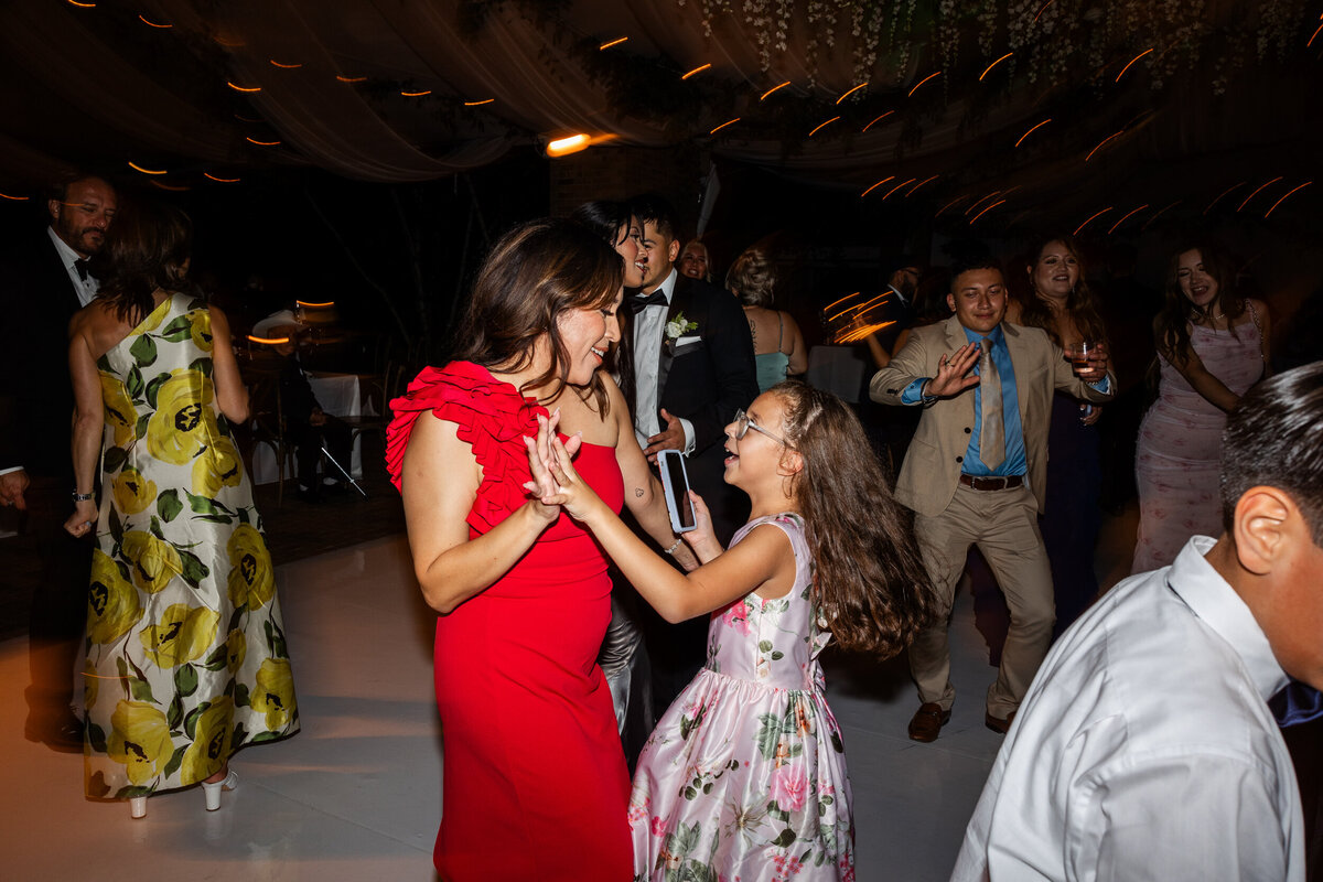chicago-botanic-garden-wedding-summer-alex-ferreri--87