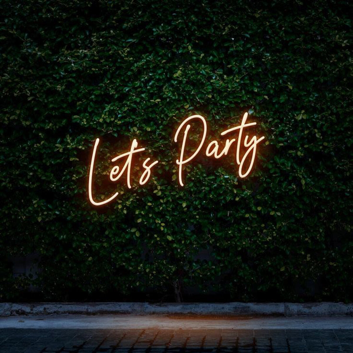 Let's Party sign from Love In Bloom, neon sign decor rentals based in Lethbridge, AB. Featured on the Brontë Bride Vendor Guide.