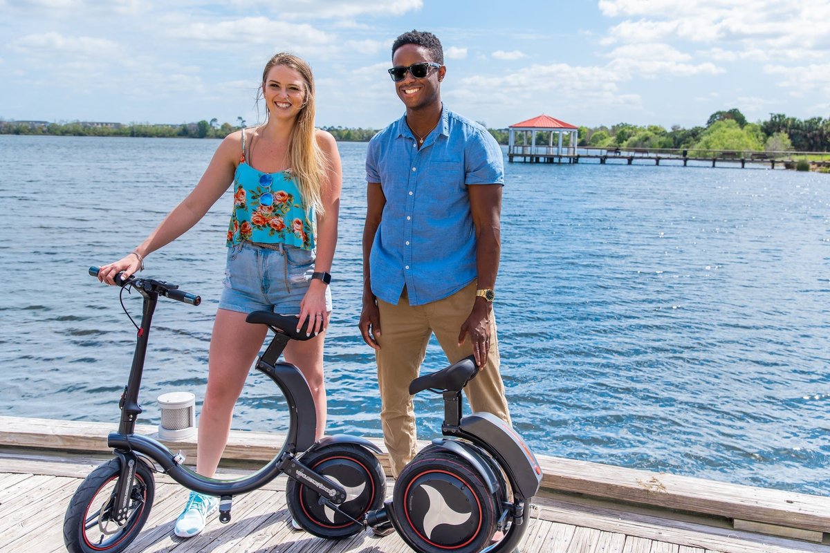 Students with 2 Go-Bike Q1 at the lake