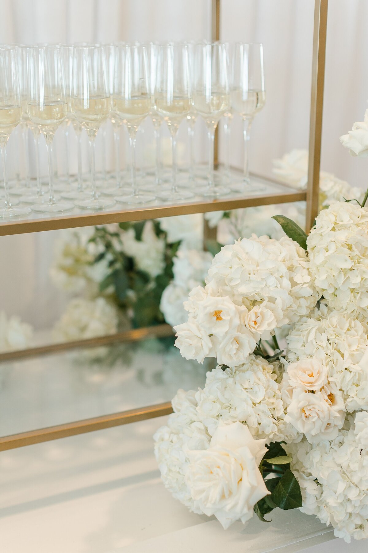 Chic Modern All White Wedding The Beaufort Hotel Brittanie Raquel Events_0026