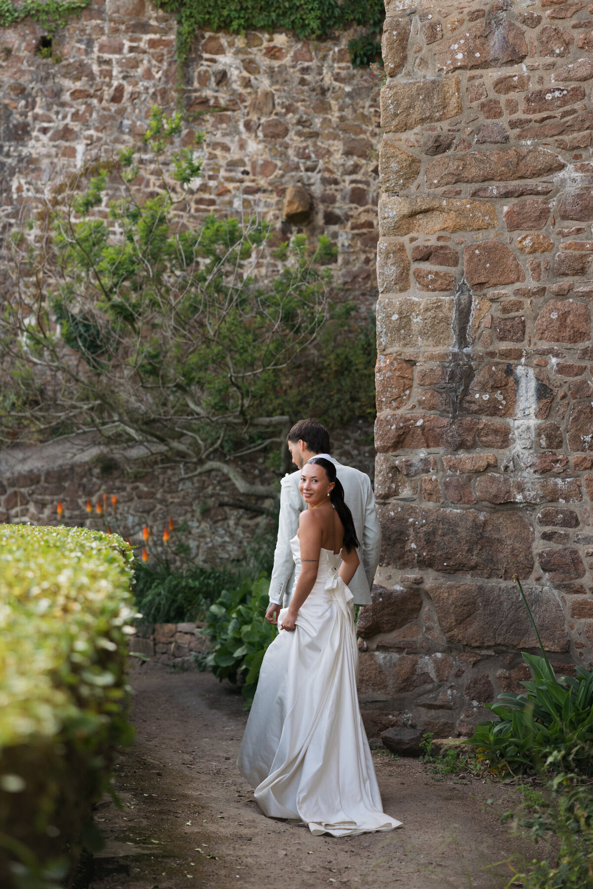 gorey castle Mont Orgueil Castle jersey channel islands wedding photographer ivana king - 215