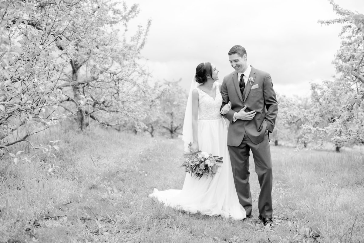 Rustic Barn Wedding Pennsylvania-Rodale Institute Wedding Raquel and Daniel Wedding 23034-37