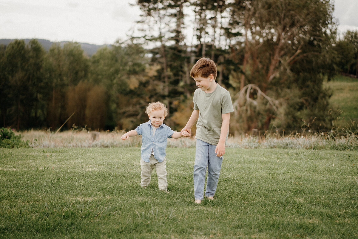 Tailing-Pealing Family-7_websize