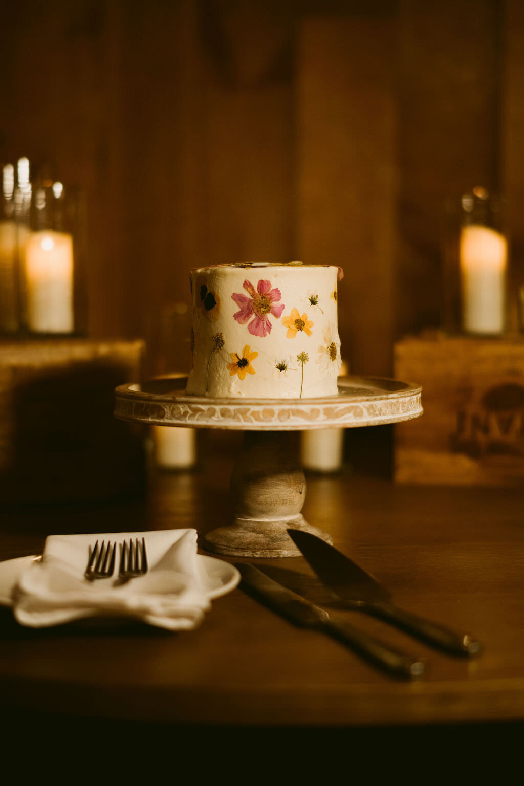 Oregon and Adirondacks wedding photographer creating refined, timeless editorial documentary wedding imagery.