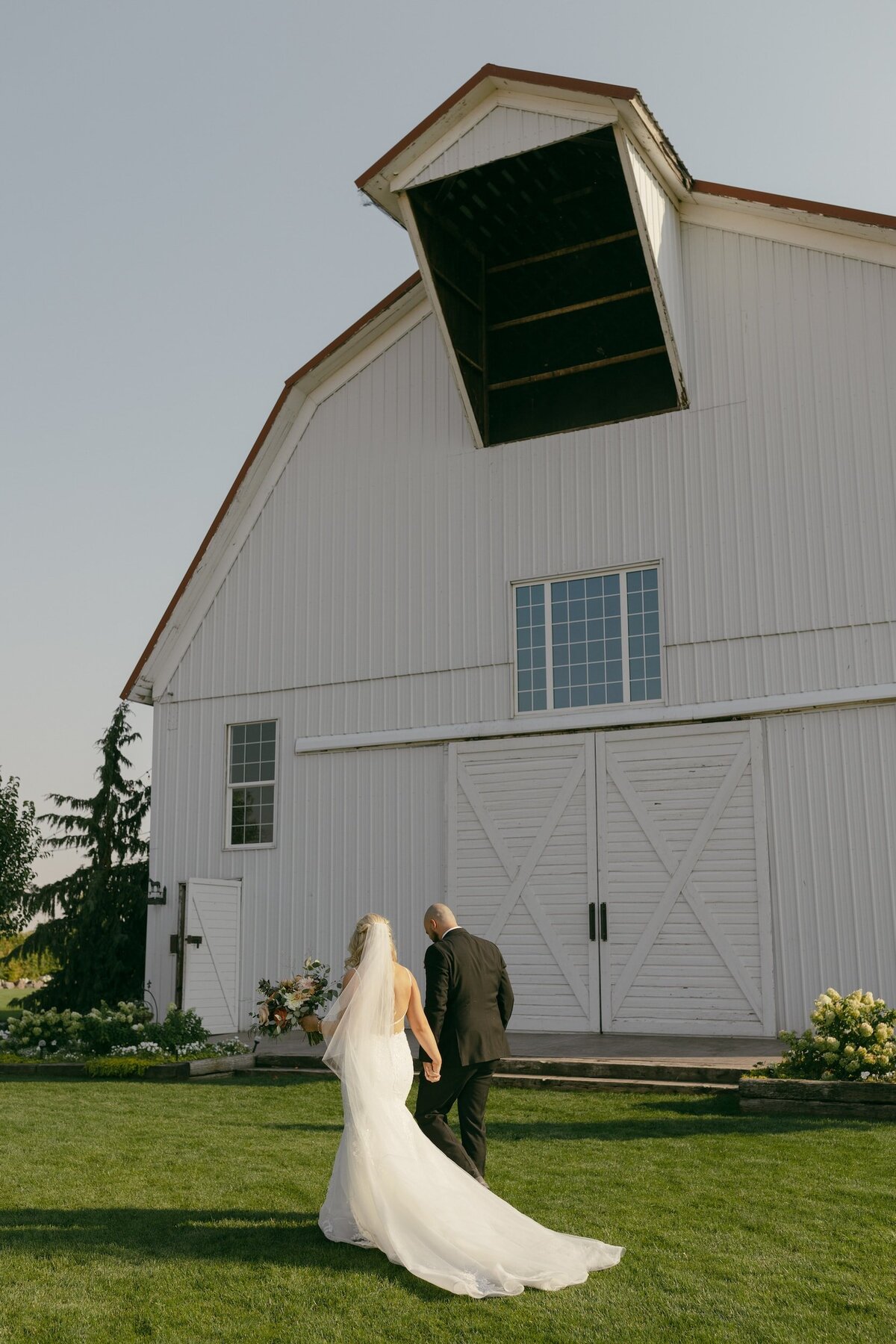 Oregon-Barn-Wedding-Venue-38