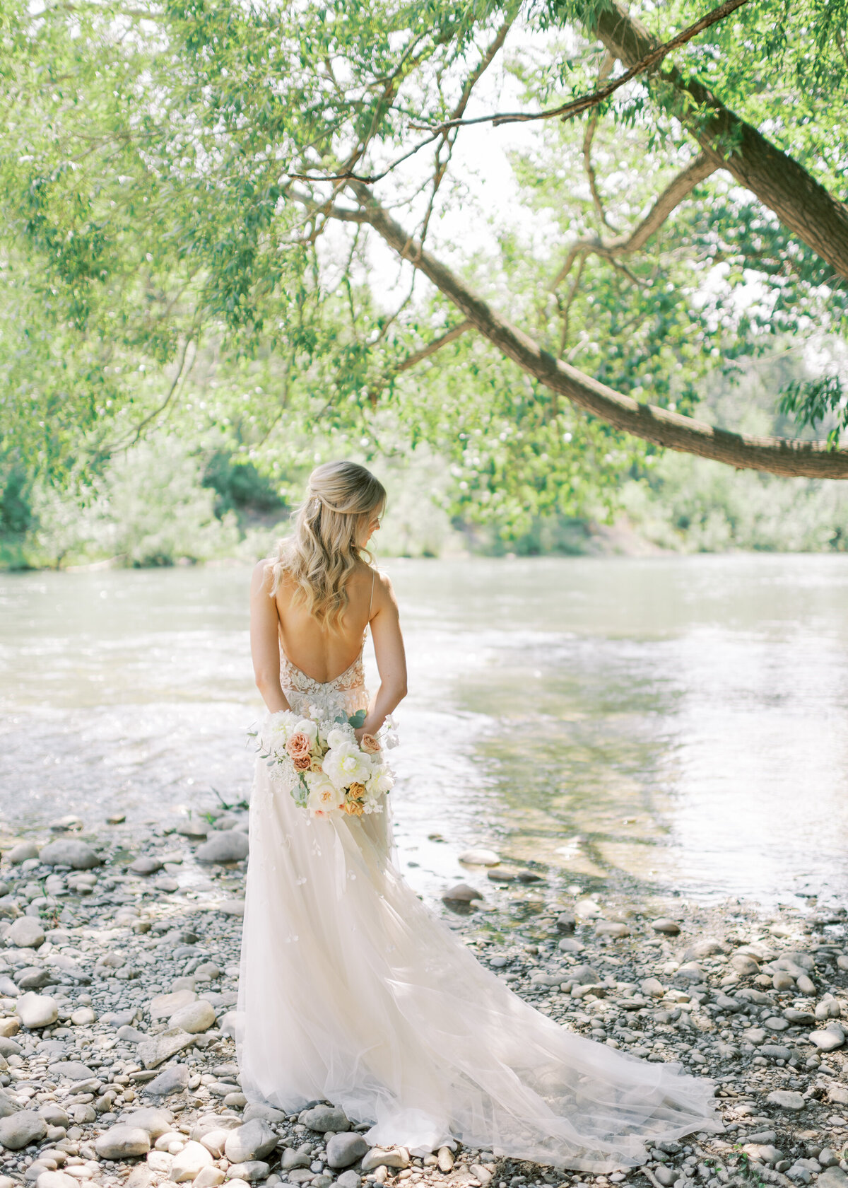 Minted-Photography-Okanagan-Kelowna-Wedding-Photographer-Film-Fine-Art-Wedding-Photography-Heather_Brent-22