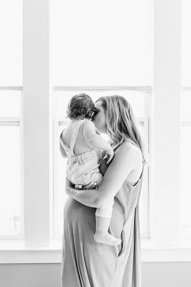 Mount-Pleasant-Maternity-Session-In-Home-Lifestyle_0048