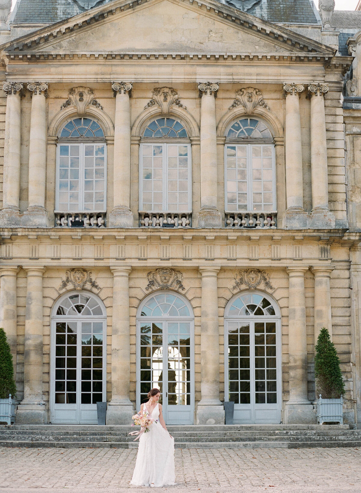Alexandra-Vonk-wedding-chateau-de-champlatreux-France-38