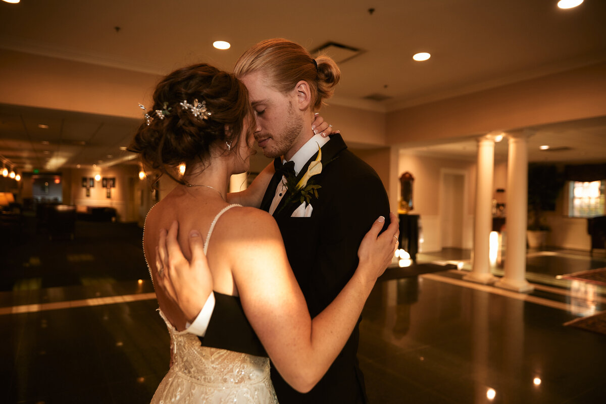 Cleveland wedding photographer