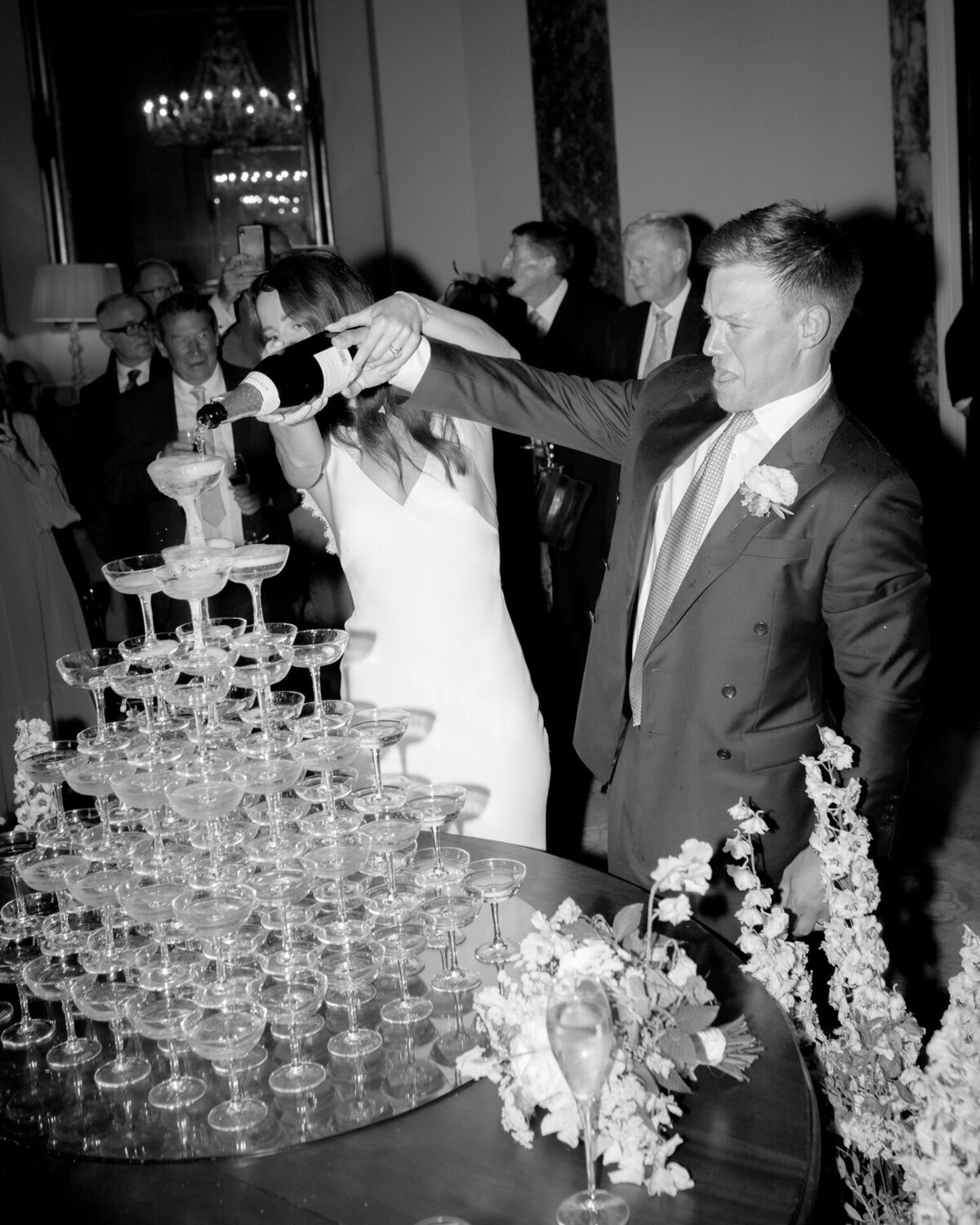 champagne-tower-wedding