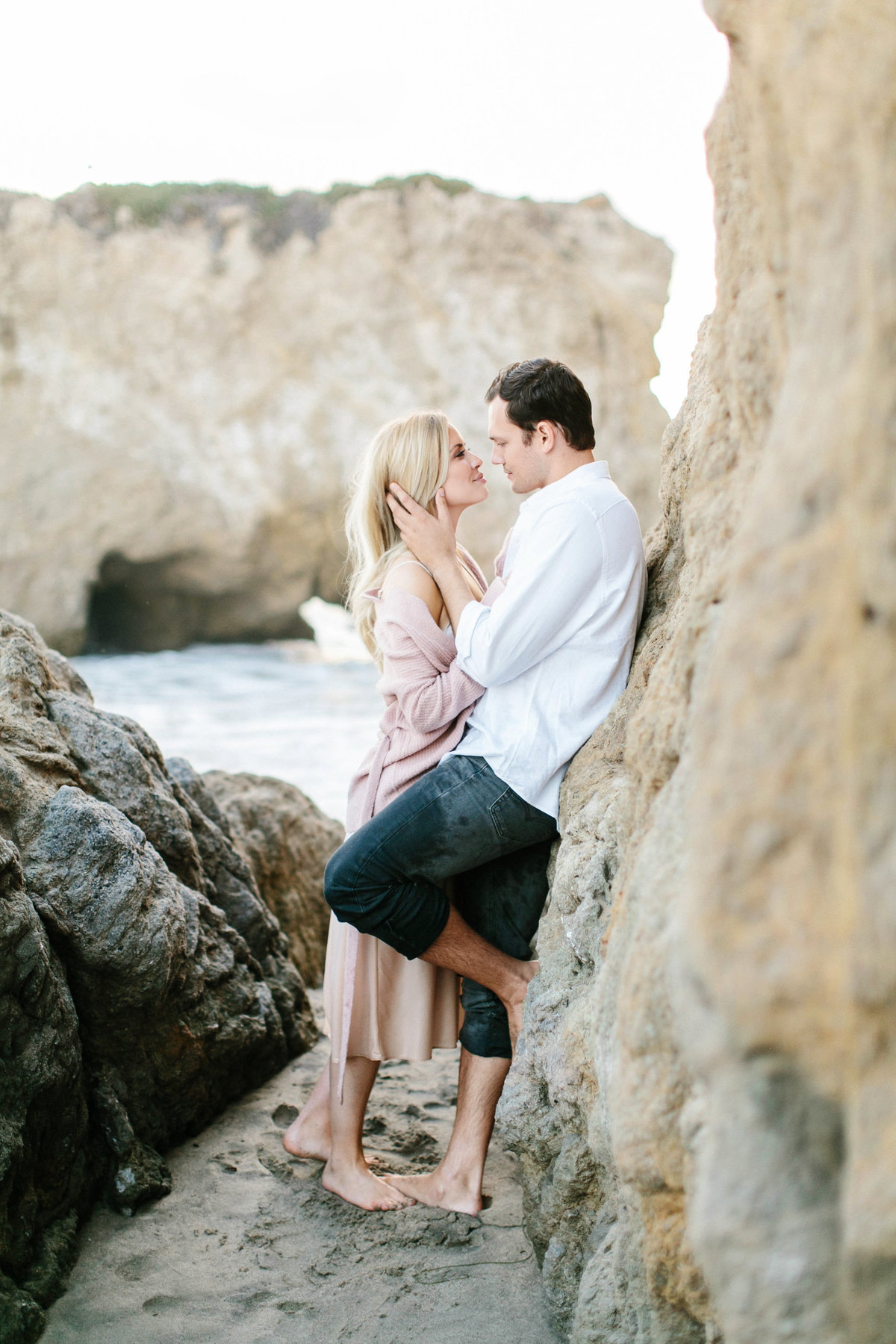 _film_santa_barbara_alexandria_christian_flowers_stone_christianne_taylor_malibu_cafe_engagements_el_matador_state_beach (198 of 270)