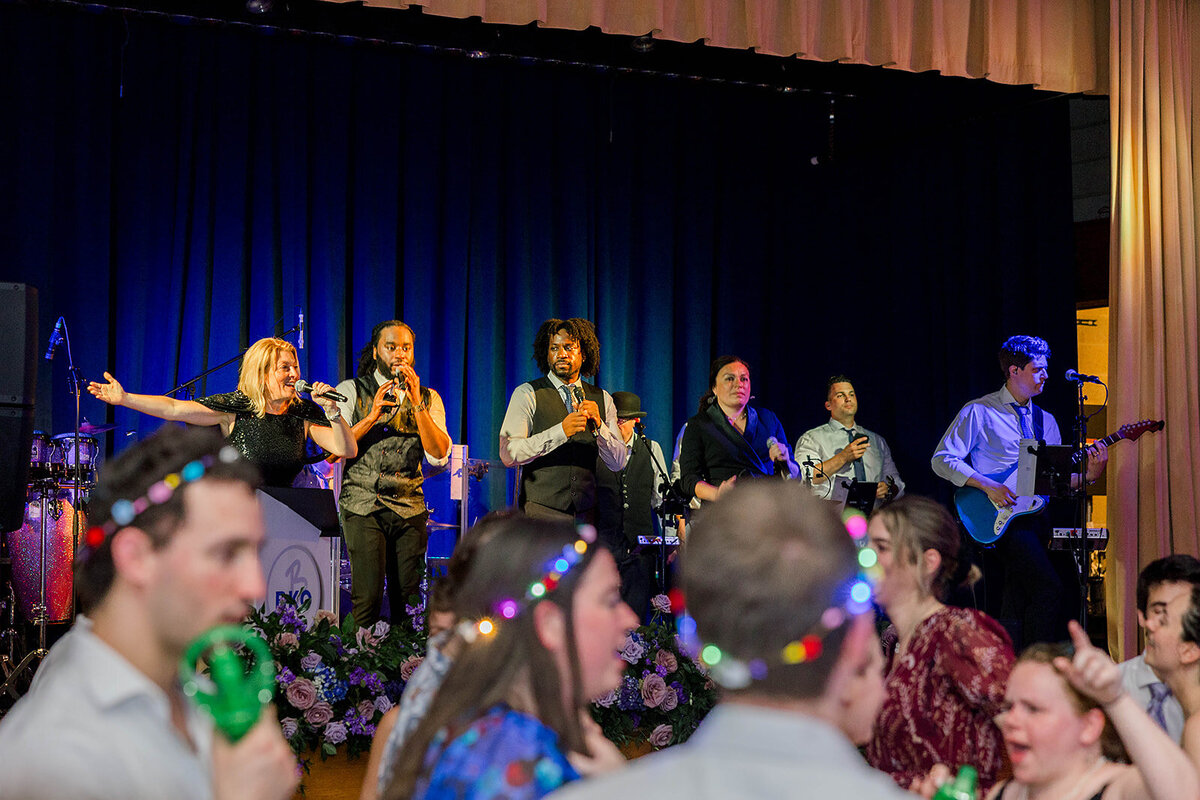 Eliana-Melmed-Photography-Chicago-LosAngeles-Jewish-WeddingPhotography-ElianaSklar-DanceFloor-00223
