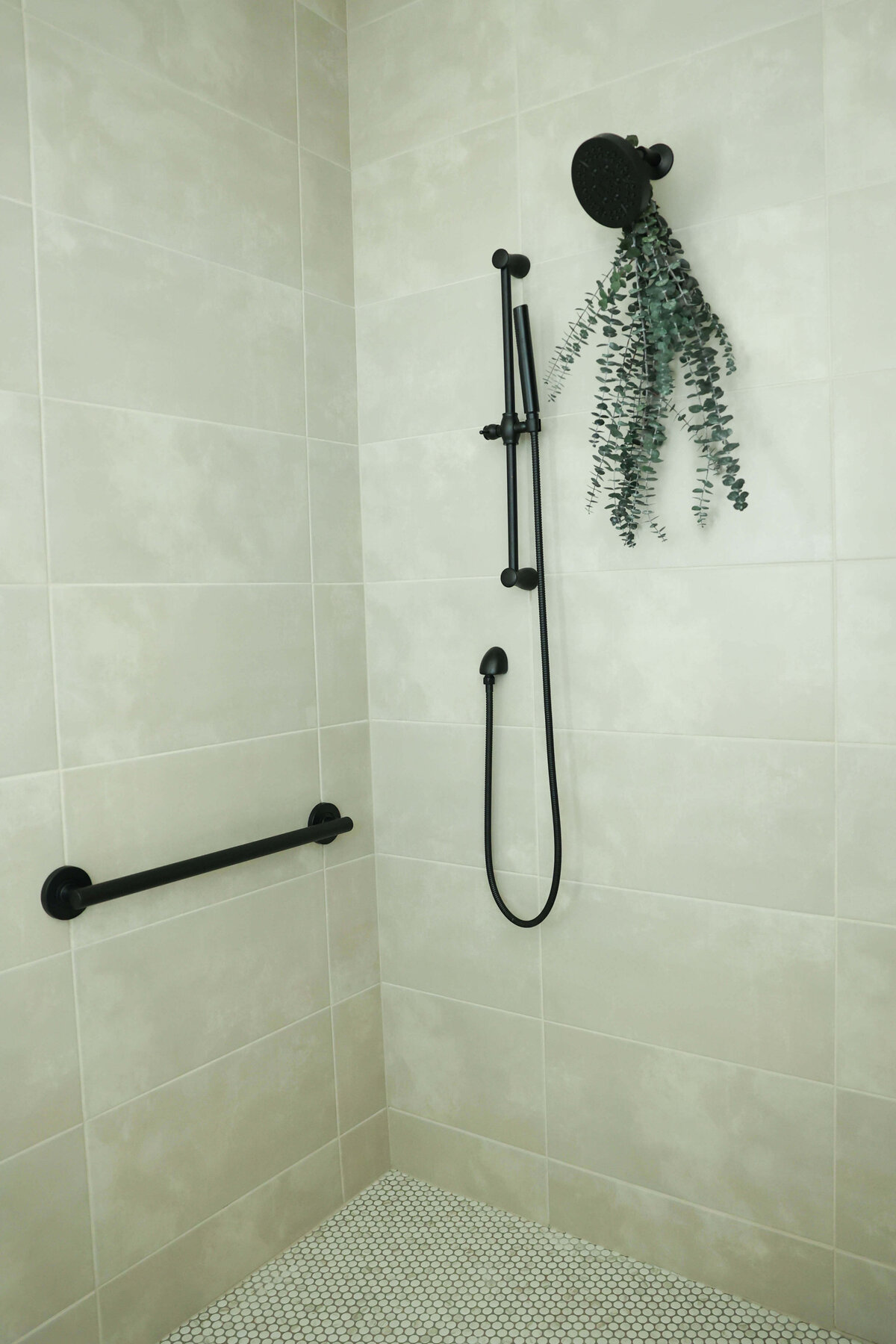 1183-Bathroom-Grimes-Central-Iowa-Custom-Home-JRL-Builders-3F1A8963