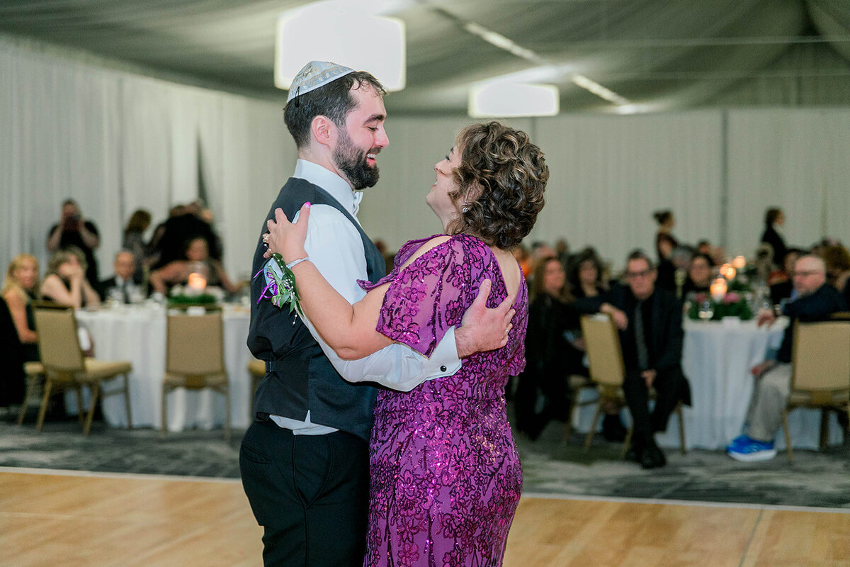 Eliana-Melmed-Photography-Chicago-LosAngeles-Jewish-WeddingPhotography-DInnerSpeeches-00161