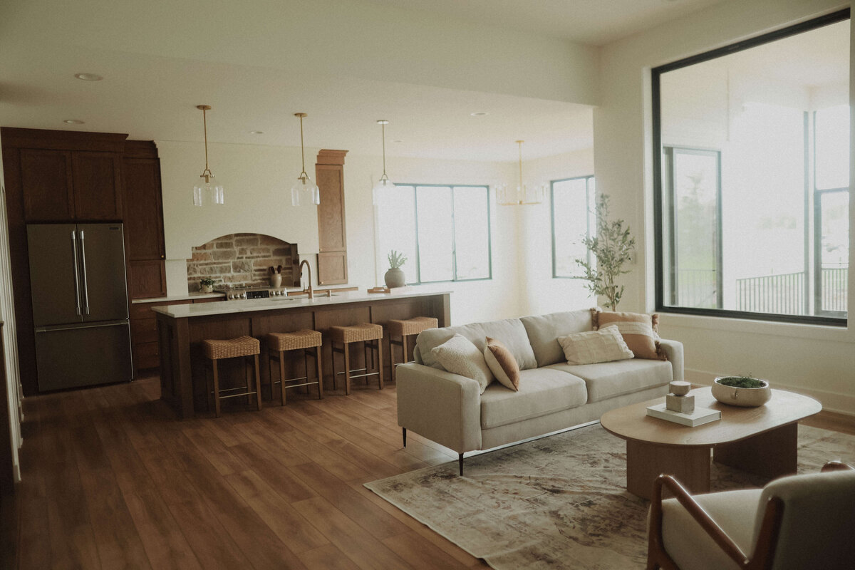 65-Livingroom-Waukee-Central-Iowa-Custom-Home-JRL-Builders-3F1A4790