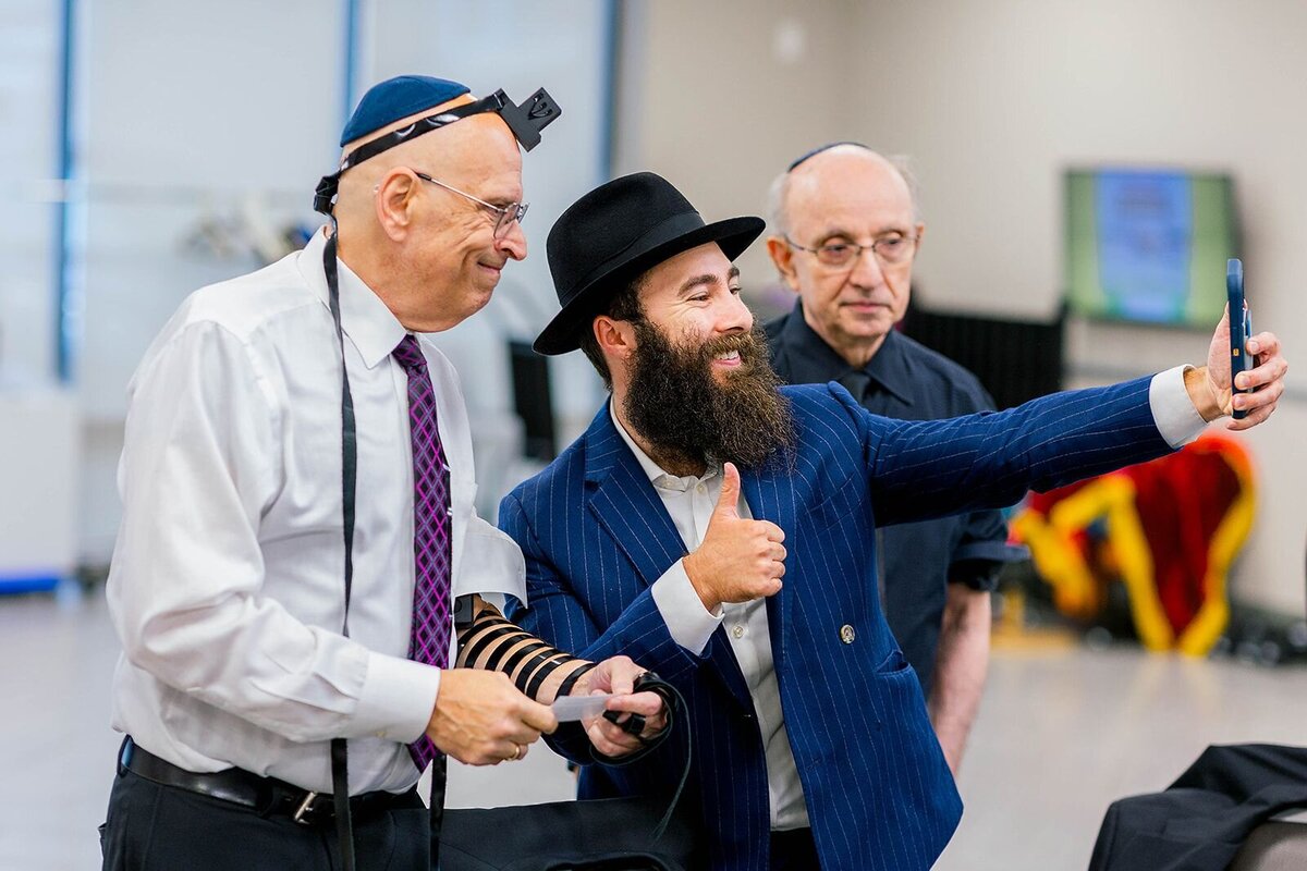 Eliana-Melmed-Photography-Chicago-LosAngeles-Jewish-WeddingPhotographer-CarmiKalman-Tisch-00106