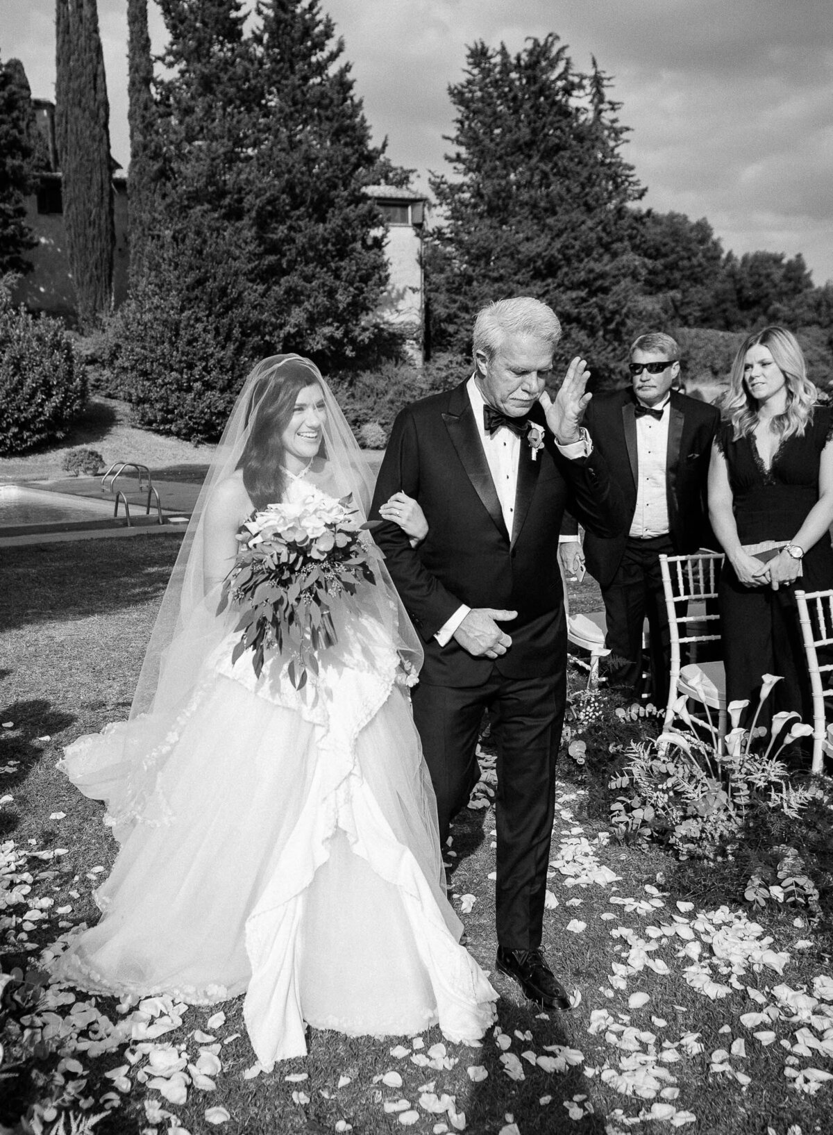 25-Tuscany-wedding-Villa-di-Ulignano-ceremony-Alexandra-Vonk-photography