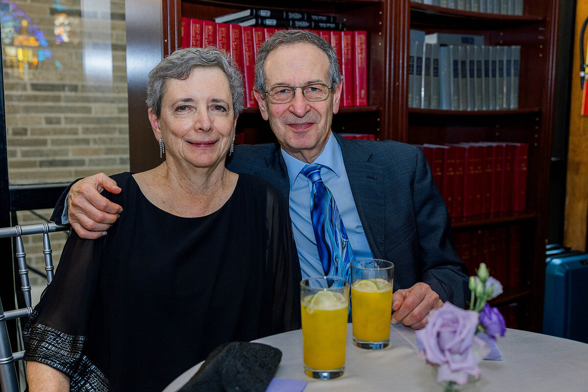 Eliana-Melmed-Photography-Chicago-LosAngeles-Jewish-WeddingPhotography-ElianaSklar-CocktailHour-00020