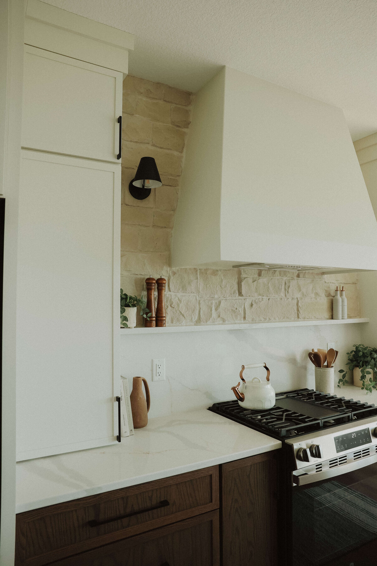 3034-Kitchen-Grimes-Central-Iowa-Custom-Home-JRL-Builders-3F1A2206