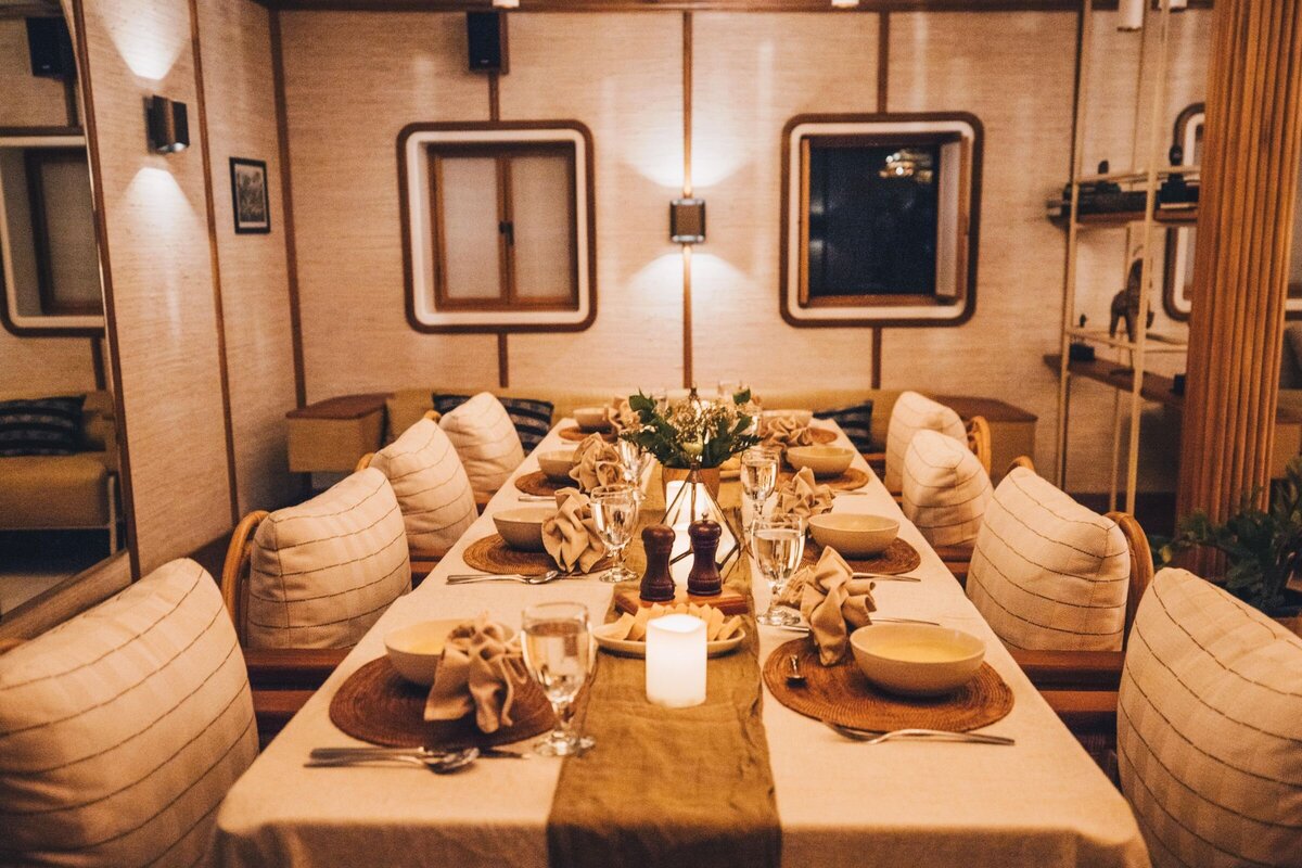 Kudanil Explorer Expedition Yacht Charter Indonesia boat-main-deck-dining-room-2