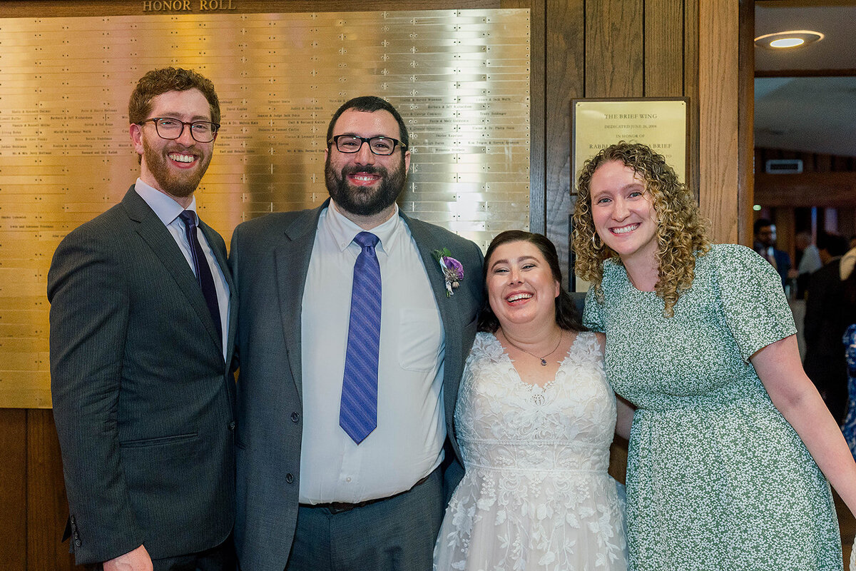 Eliana-Melmed-Photography-Chicago-LosAngeles-Jewish-WeddingPhotography-ElianaSklar-CocktailHour-00071