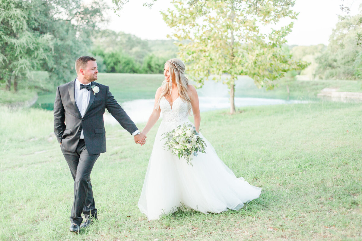 Kendall-Point-Texas-Wedding-Venue-Allison-Jeffers-Photography9