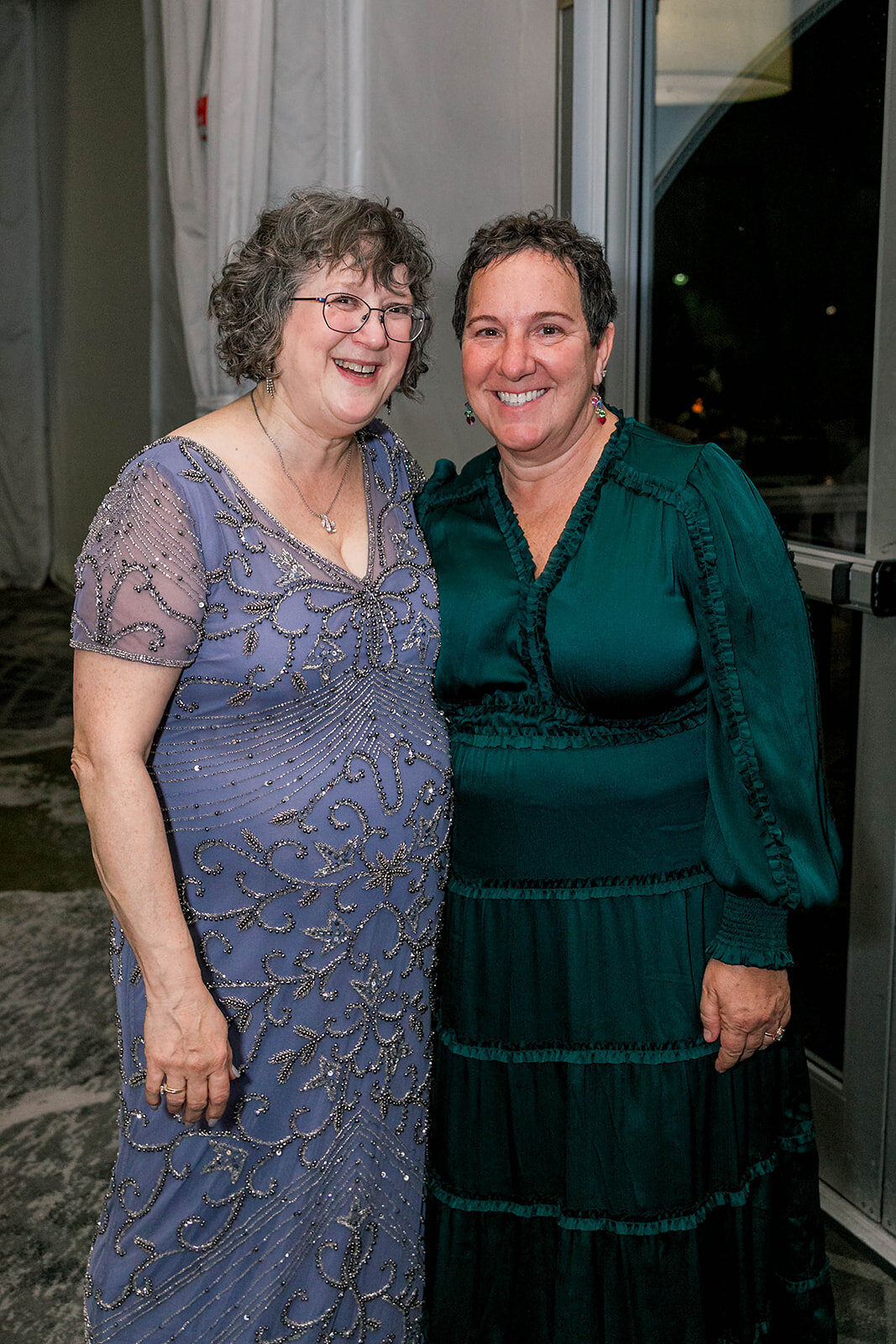 Eliana-Melmed-Photography-Chicago-LosAngeles-Jewish-WeddingPhotography-Dancefloor-00121