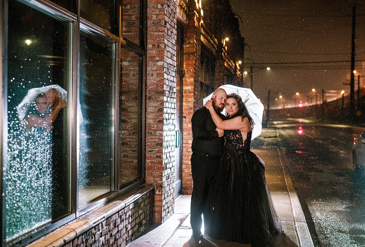 tacoma-wedding-photographer_1625-historic-tacoma-place-rain-wedding-