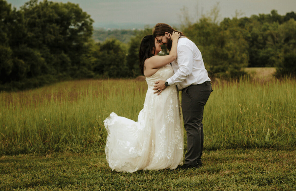 Emotive Nashville wedding photographer