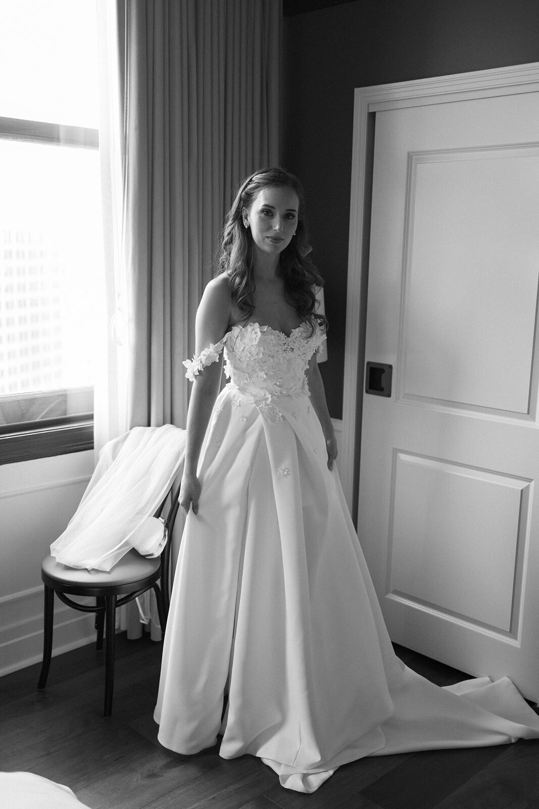 bridal-portrait-whitney-hotel-detroit