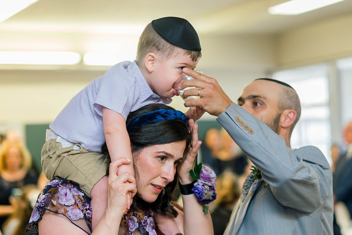 Eliana-Melmed-Photography-Chicago-LosAngeles-Jewish-WeddingPhotography-ElianaSklar-Tisch-00088