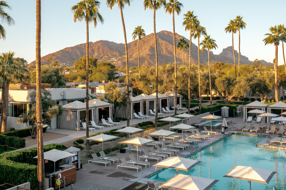 Andaz-Scottsdale-Turquoise-Pool-Camelback_5110B2BB-1846-4365-81764D49291AFC02_425c7f1a-5a99-480f-a3d483acaf1e1513