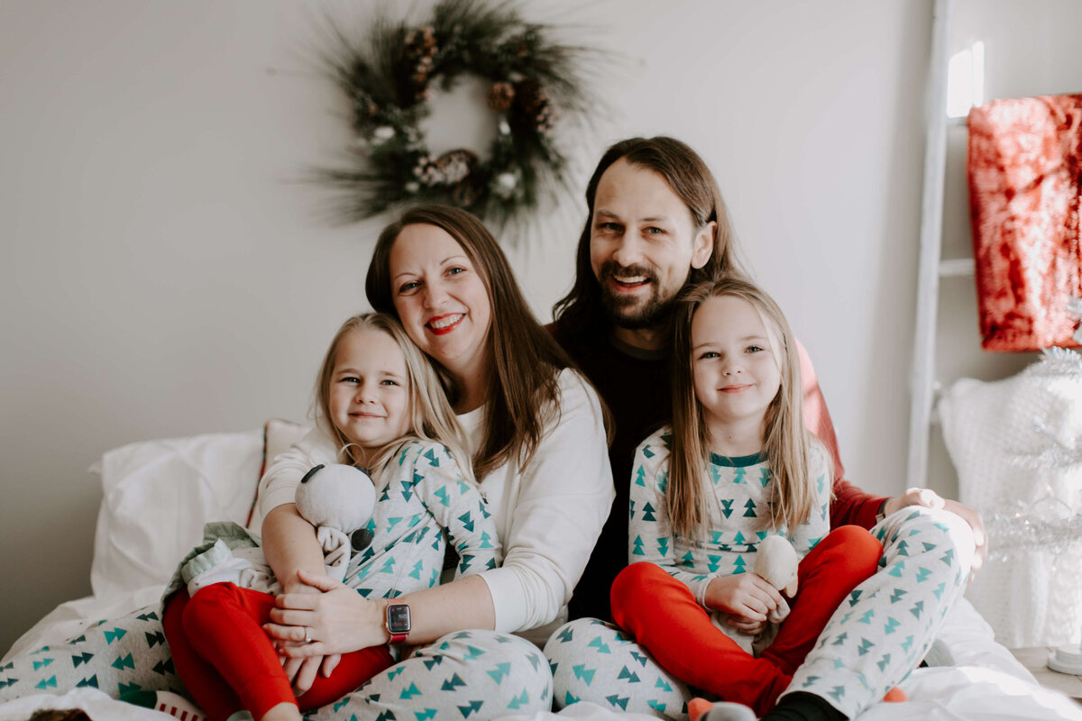 Holiday-Pajamas-Christmas-Mini-Session-Family-Photography-Woodbury-Minnesota-Sigrid-Dabelstein-Photography-Steineck-3