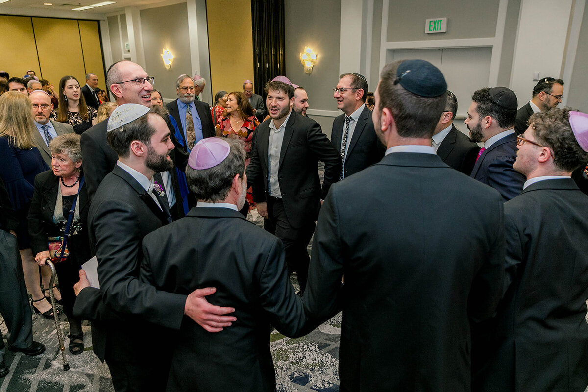 Eliana-Melmed-Photography-Chicago-LosAngeles-Jewish-WeddingPhotography-KabbalatPanim-00098