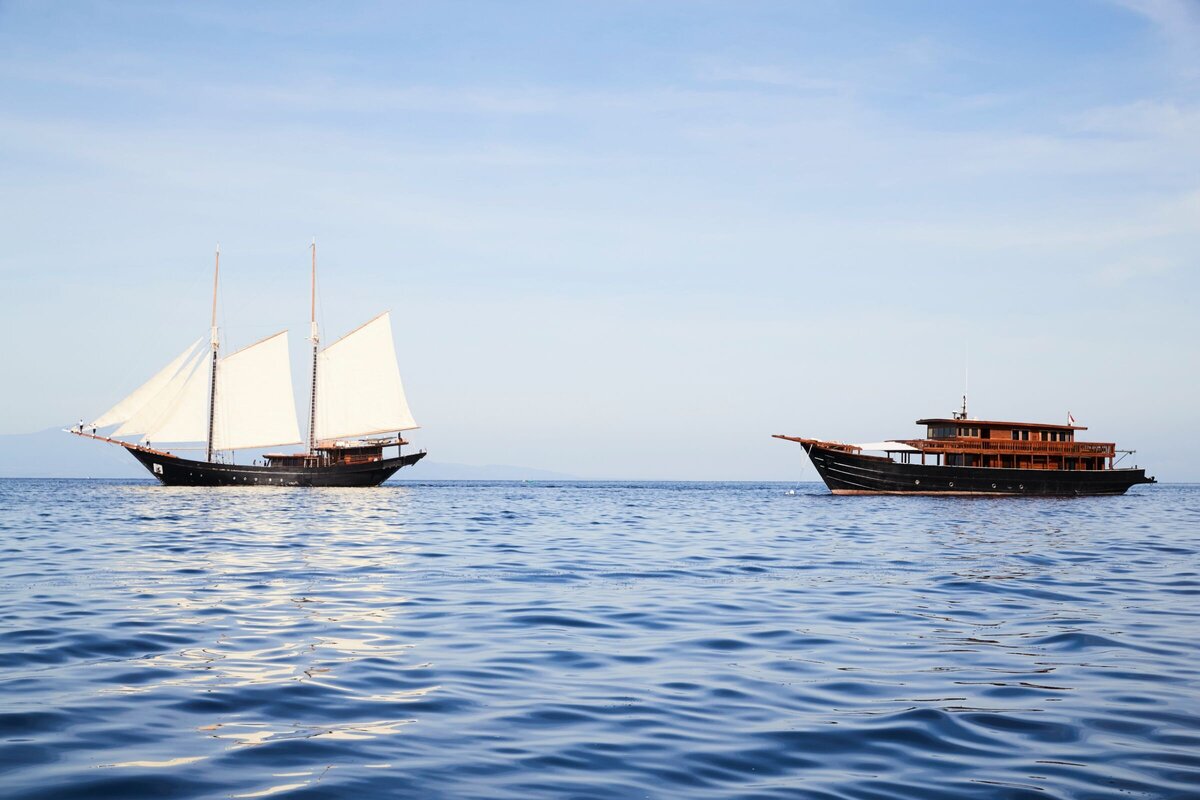 Amandira Luxury Yacht Charter Indonesia Sails