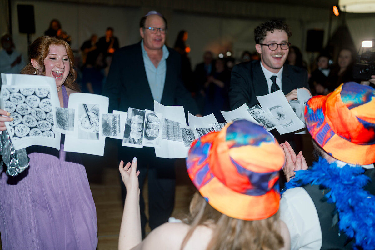 Eliana-Melmed-Photography-Chicago-LosAngeles-Jewish-WeddingPhotography-SimchaDancing-00046