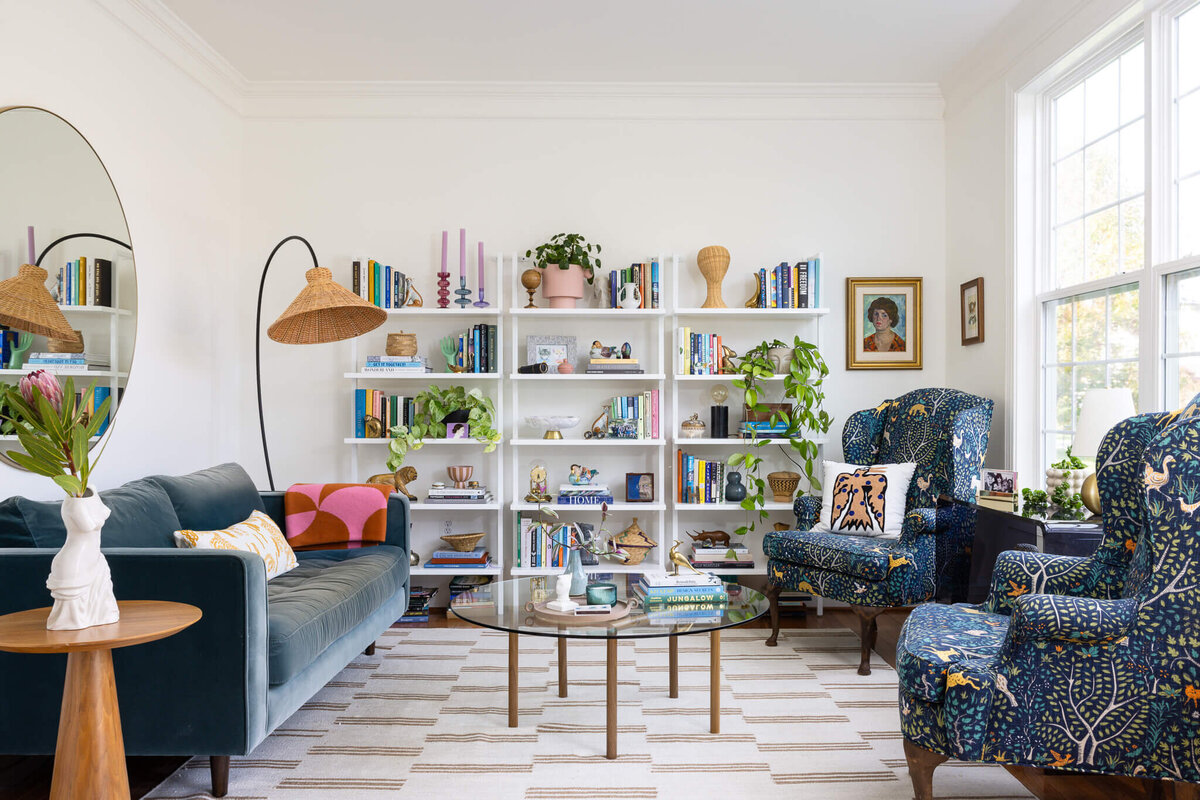 eclectic-living-room-with-bookcase-interior-design