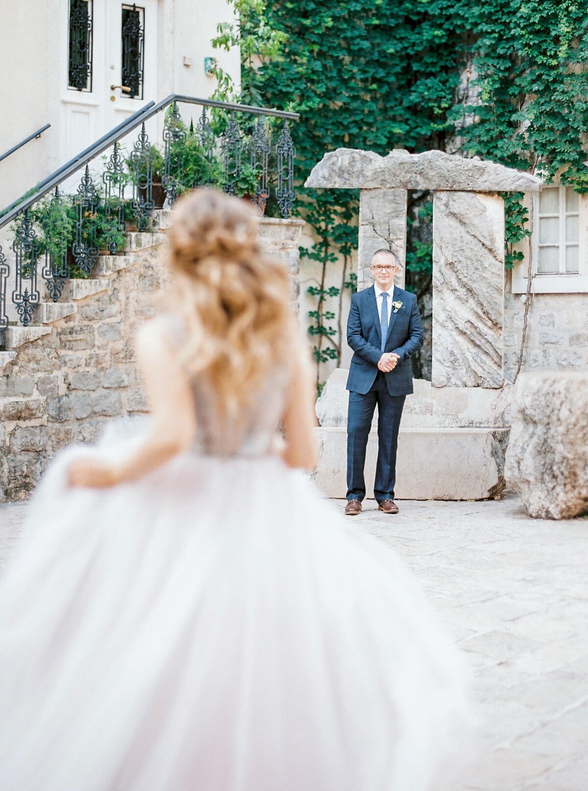 bride-running-towards-groom