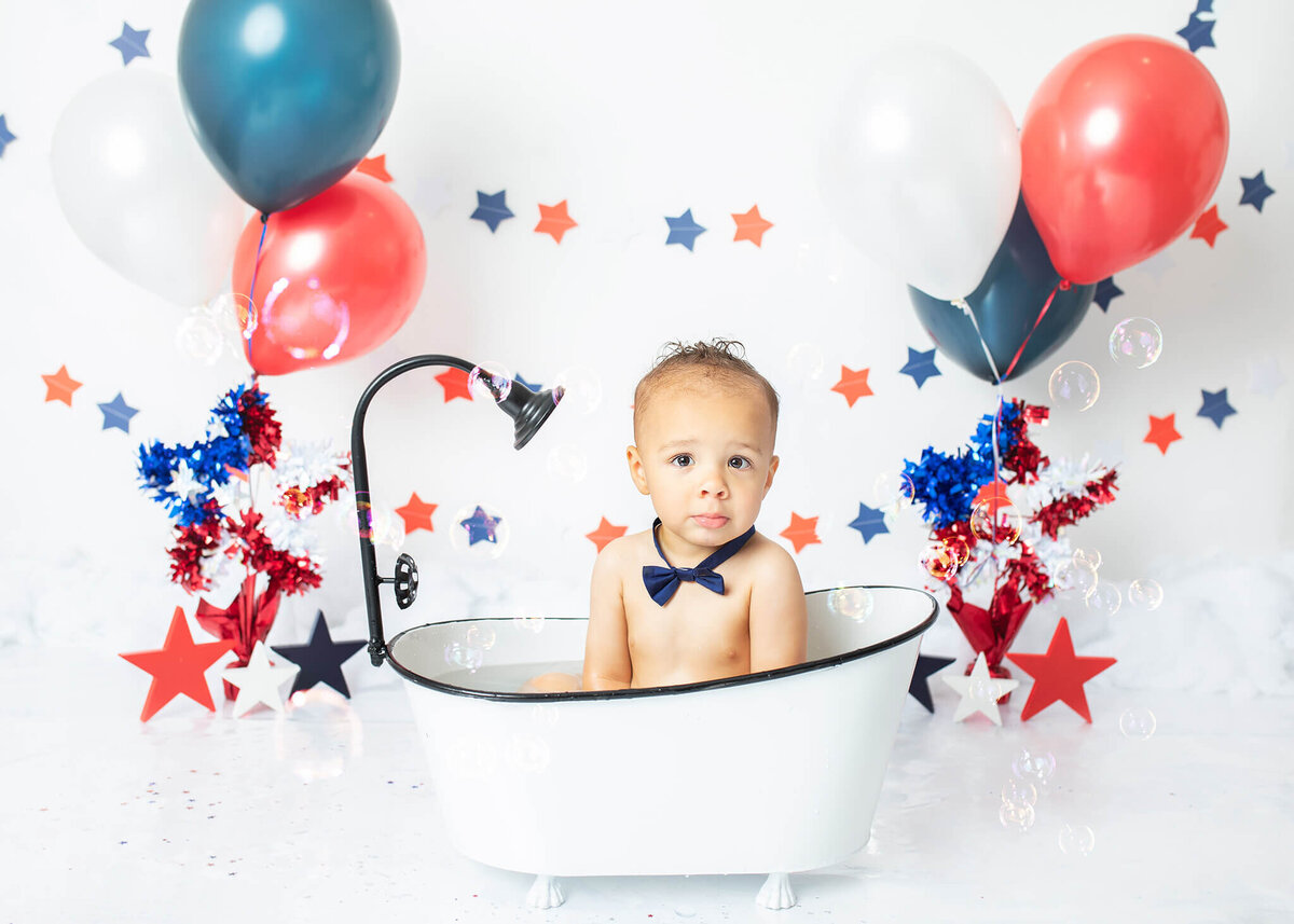 Cake smash and splash in LA with photographer Elsie Rose Photography