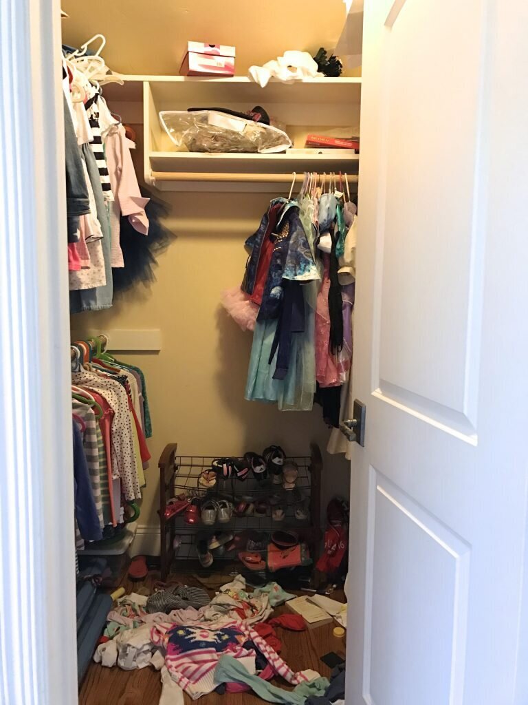 shared-girls-closet-before