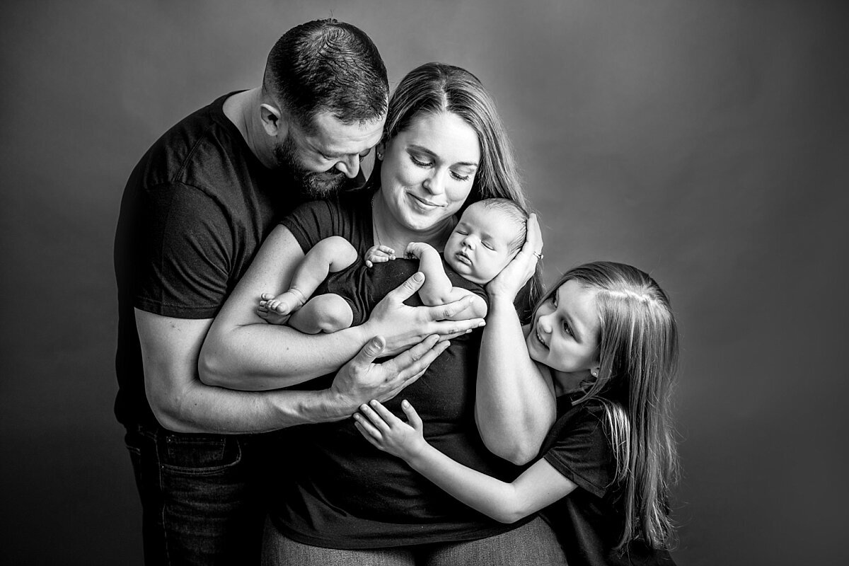 family-with-daughter-and-newborn