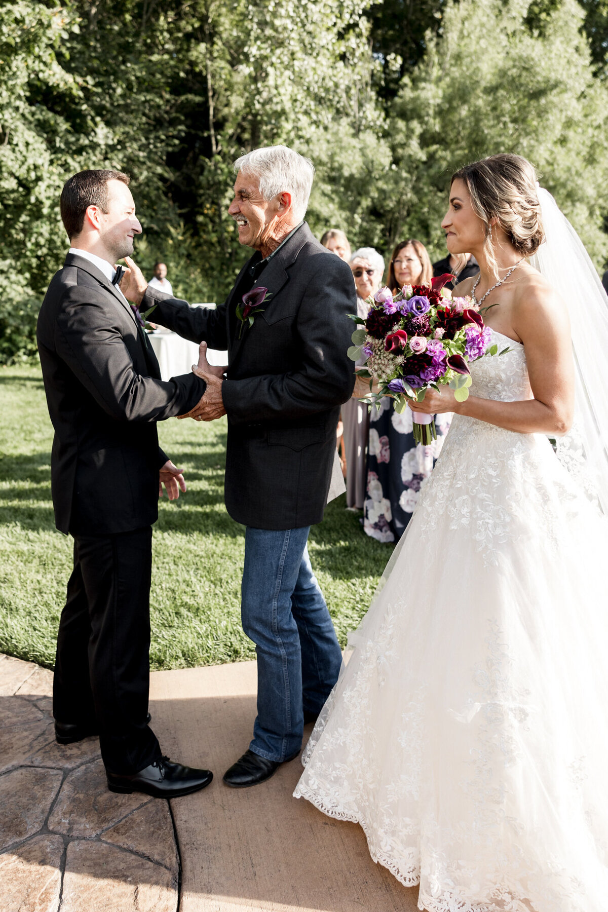 Summer-Wedding-DC-Estate-Winery-Beloit-Illinois-Meg-Dunn-Photography-49