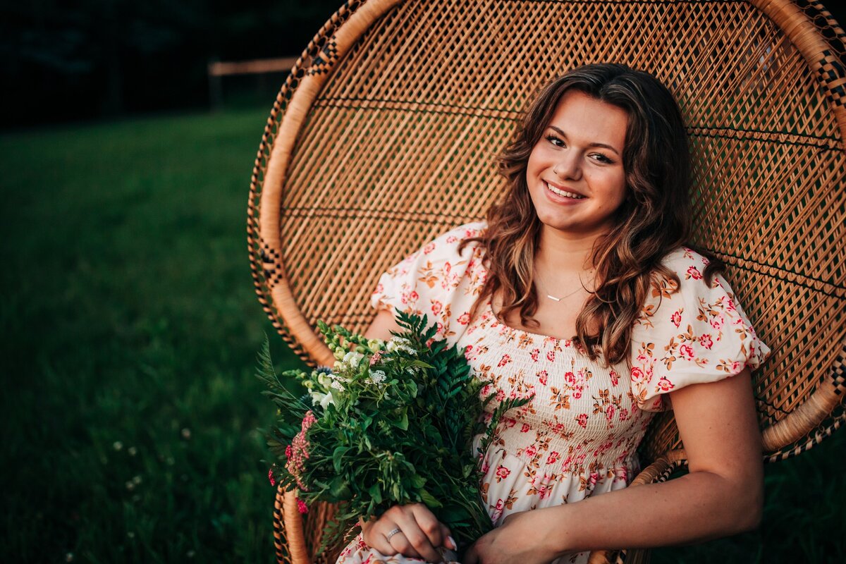 Flower-Senior-Portraits-Hartford-WI6